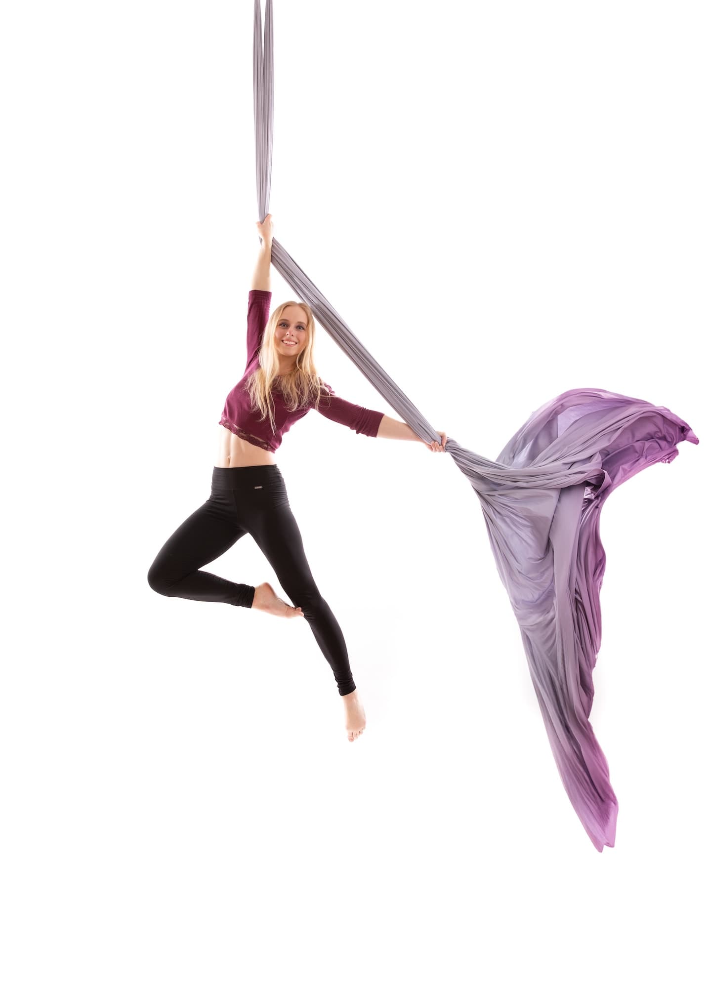 Aerial Silks — elegantní pózování